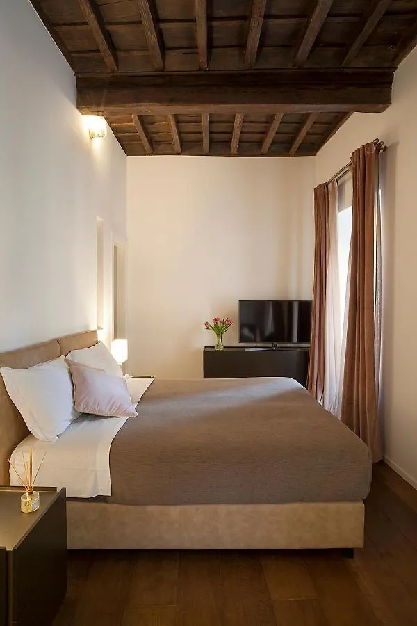 Palazzetto de Lante Appartamento Pinta Roma Italia